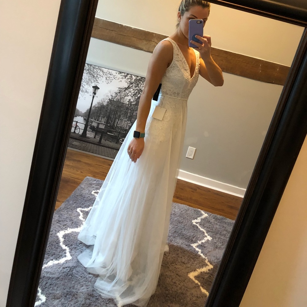 White Wedding Dress/Wedding Gown